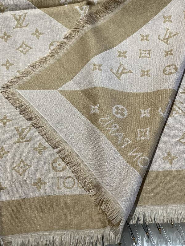 Louis Vuitton Scarf LVC00562